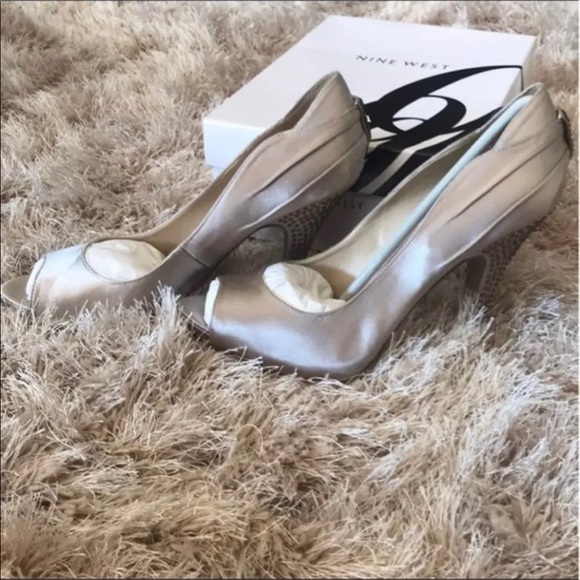 NWOT NINE WEST HEELS 10 - Picture 3 of 8